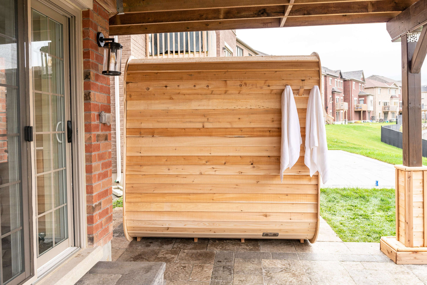 Luna Traditional Outdoor Sauna CTC22LU Canadian Timber by Dundalk Leisurecraft